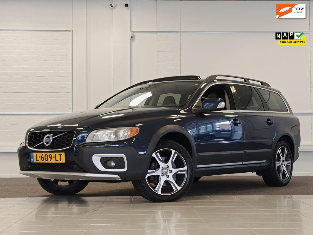 Volvo XC70 3.0 T6 Momentum BLIS Xenon Leer Navi Mooi! 57170632-0.jpg | van den Boog Automotive