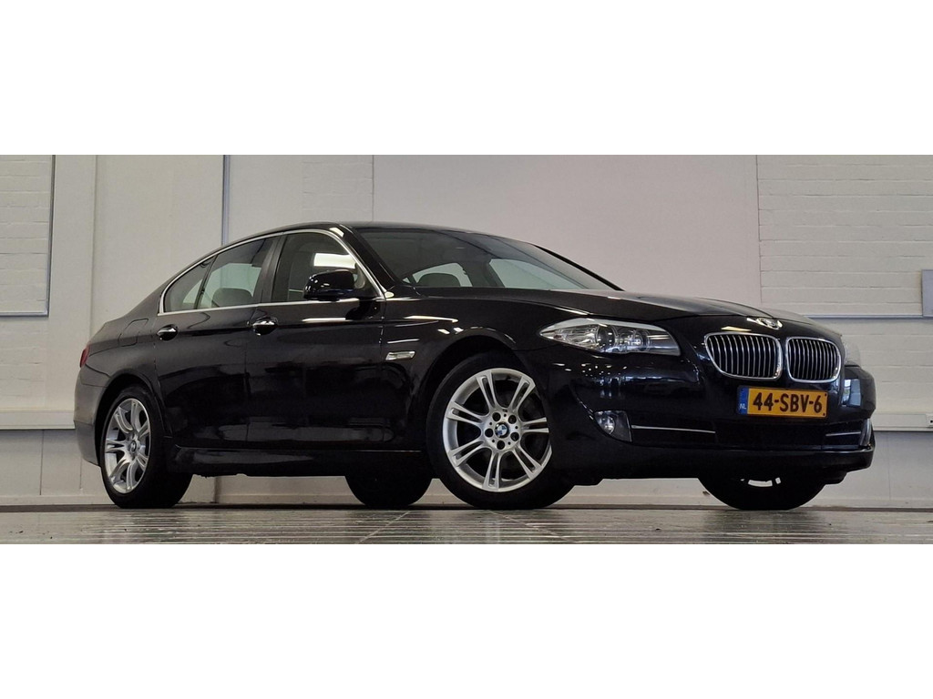 BMW 5 Serie 523i Executive 2e Eigenaar Leder Navi Head-up 57170648-0.jpg | van den Boog Automotive