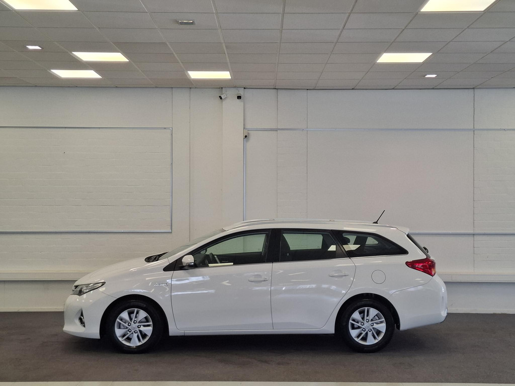 Toyota Auris Touring Sports 1.8 Hybrid Lease+ 57208962-0.jpg | van den Boog Automotive