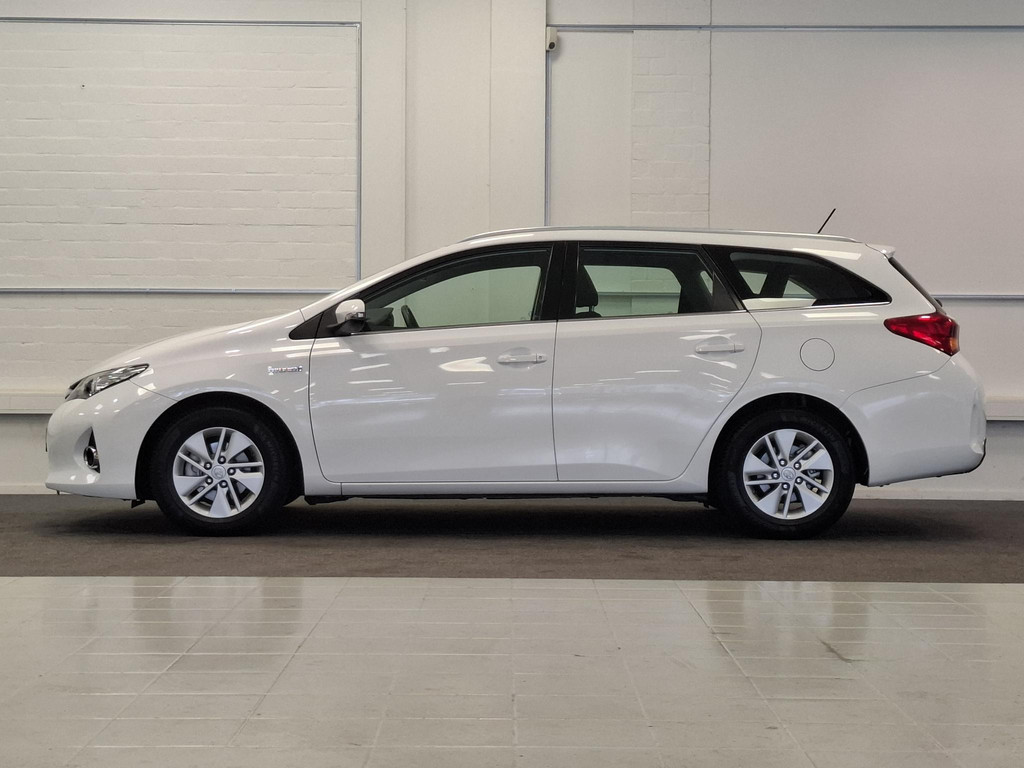 Toyota Auris Touring Sports 1.8 Hybrid Lease+ 57208962-0.jpg | van den Boog Automotive