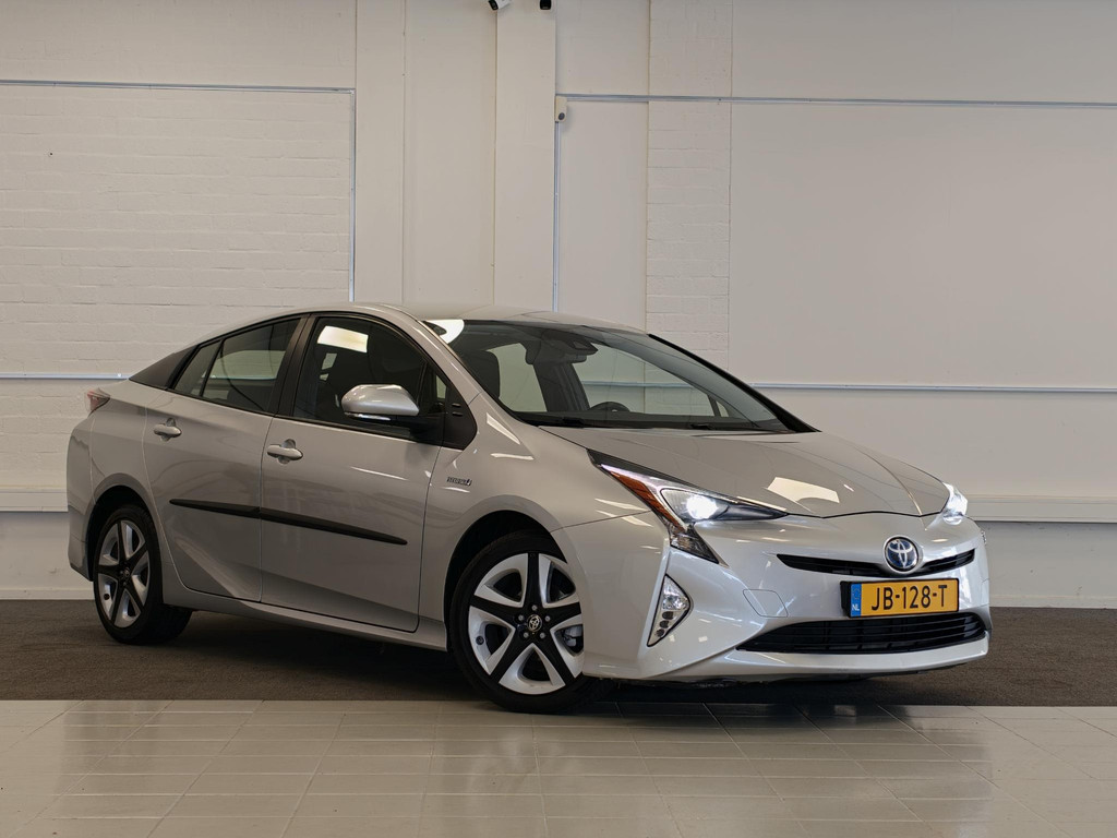 Toyota Prius 1.8 Dynamic 57228108-0.jpg | van den Boog Automotive