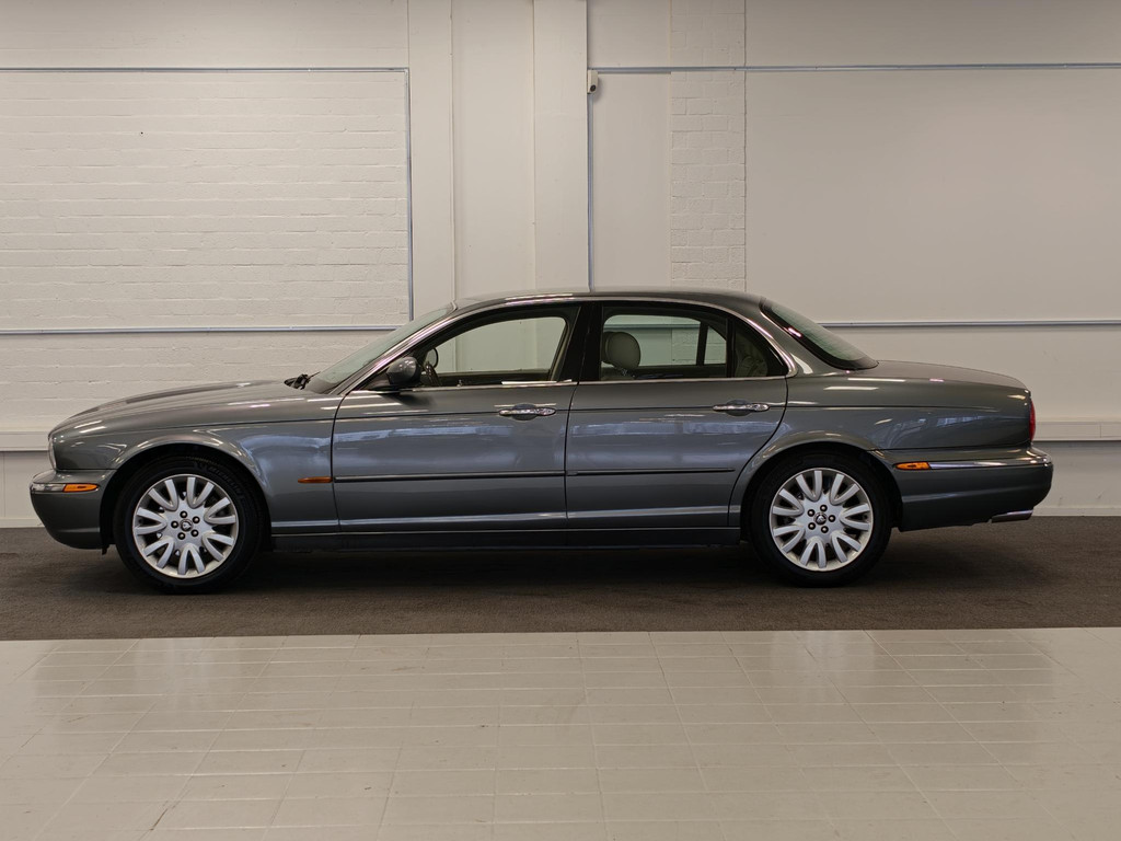 Jaguar XJ 4.2 V8 Sovereign 57282536-0.jpg | van den Boog Automotive