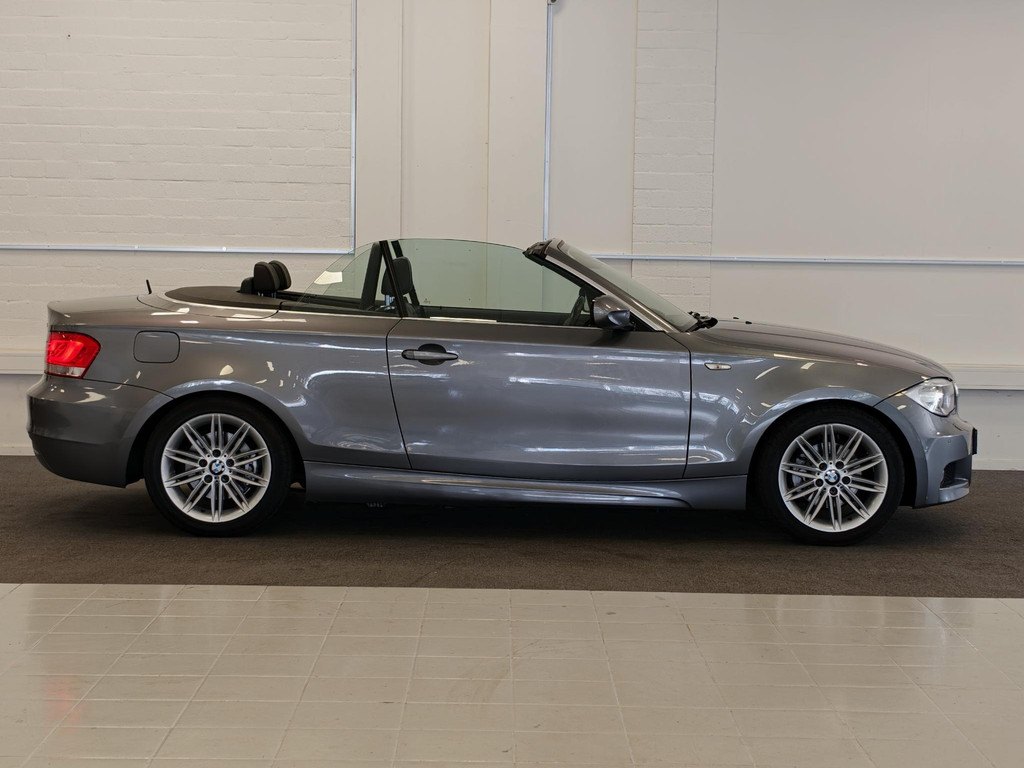 BMW 1 Serie Cabrio 118i High Executive 57310786-0.jpg | van den Boog Automotive