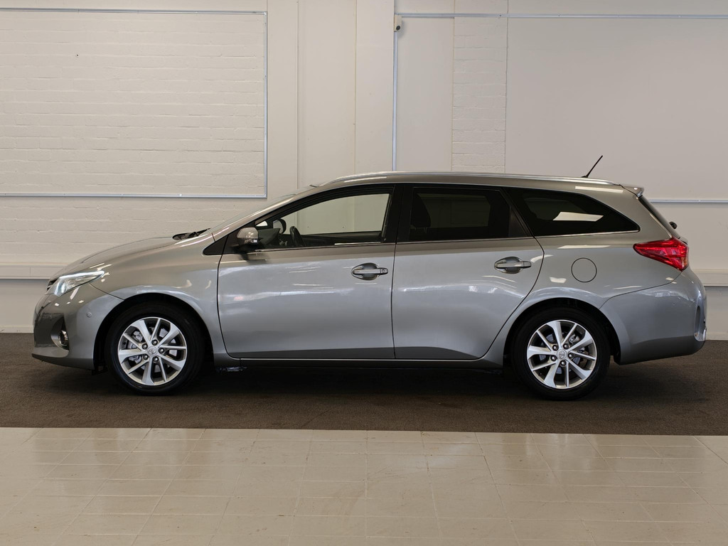 Toyota Auris Touring Sports 1.8 Hybrid Lease+ 57311964-0.jpg | van den Boog Automotive