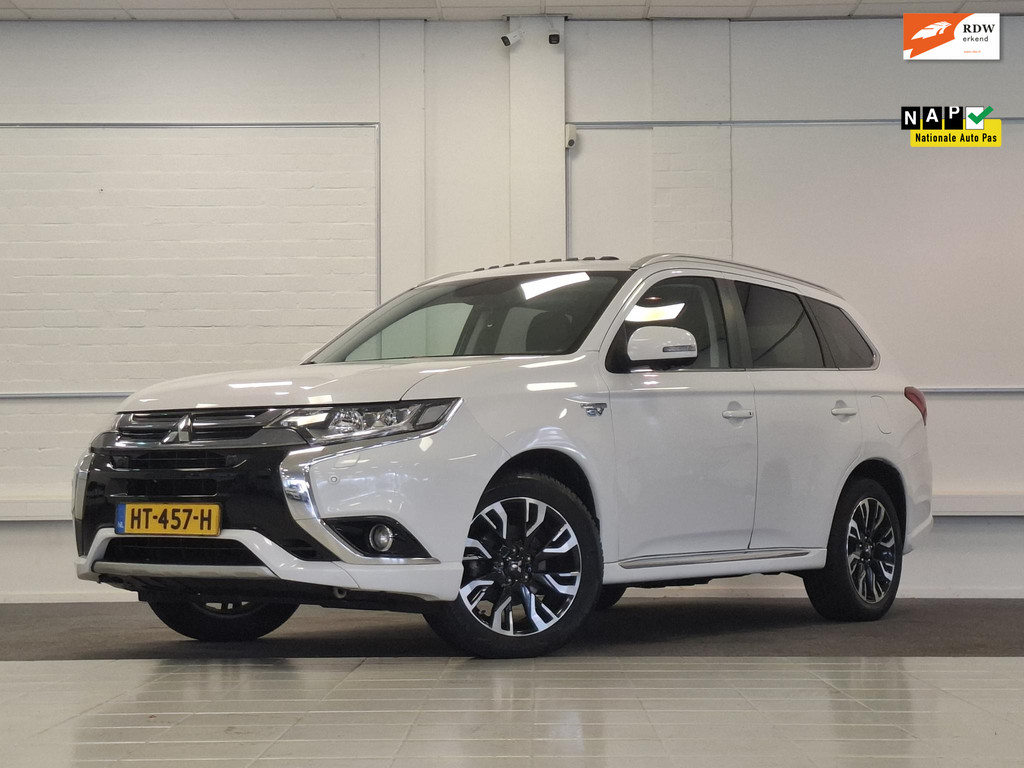 Mitsubishi Outlander 2.0 PHEV instyle+ 57557275-0.jpg | van den Boog Automotive