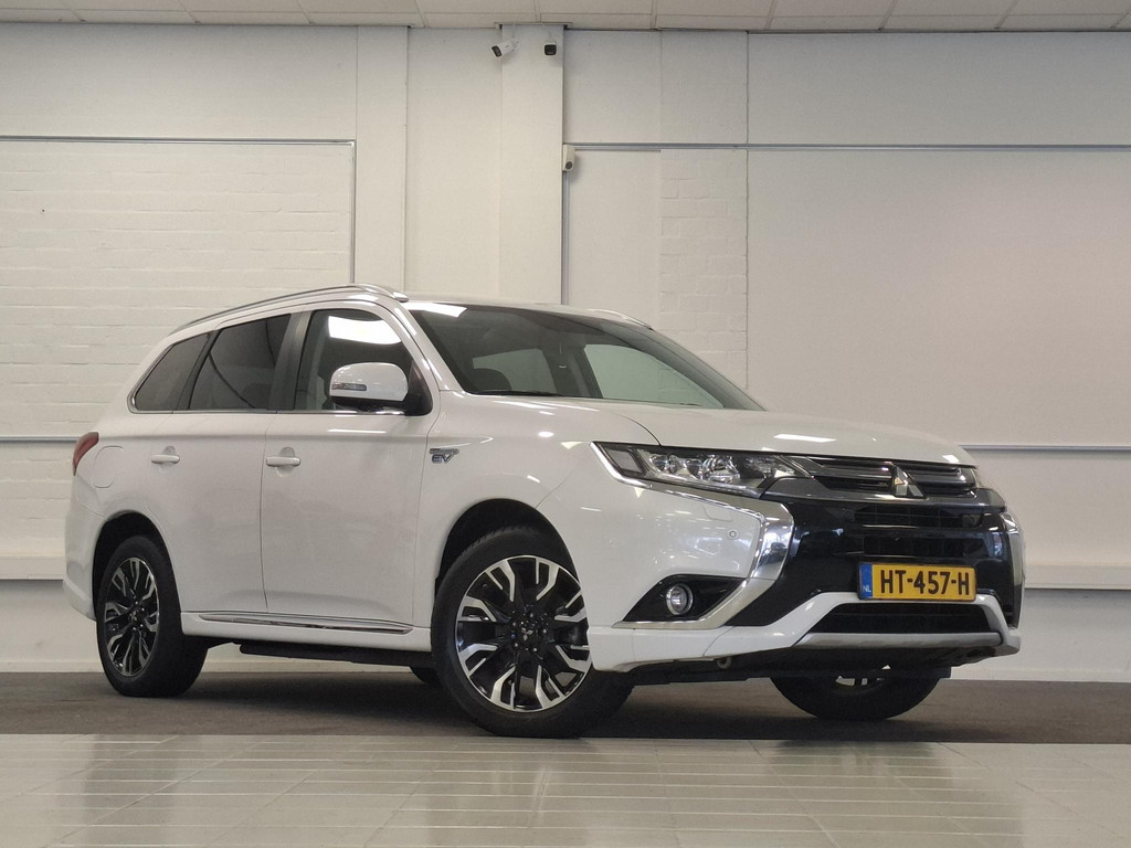Mitsubishi Outlander 2.0 PHEV instyle+ 57557275-0.jpg | van den Boog Automotive