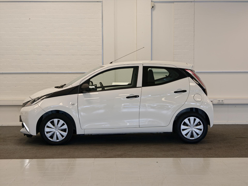 Toyota Aygo 1.0 VVT-i x-now 57676224-0.jpg | van den Boog Automotive