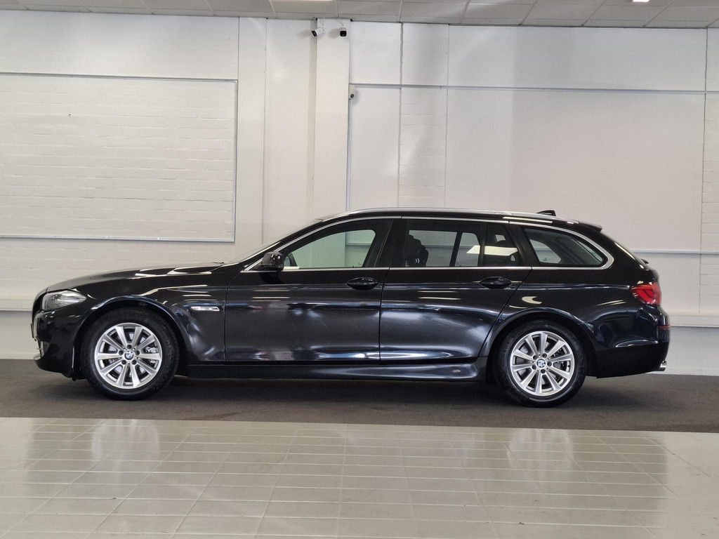 BMW 5 Serie Touring 523i Executive 57831276-0.jpg | van den Boog Automotive